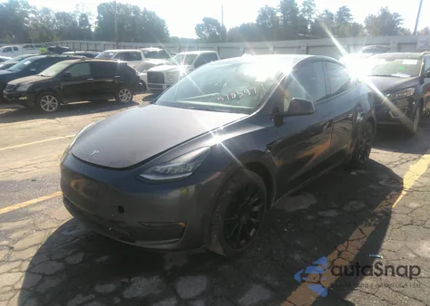 2022 Tesla Model Y Long Range Dual Motor All-Wheel Drive from USA, damaged, VIN 7SAYGAEE9NF570597
